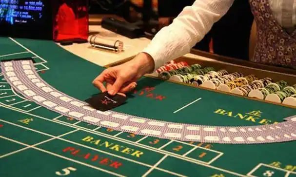 Tombol Hit, Stand, dan Double mudah diakses Antarmuka pemain Hot Pot di lembaga toto